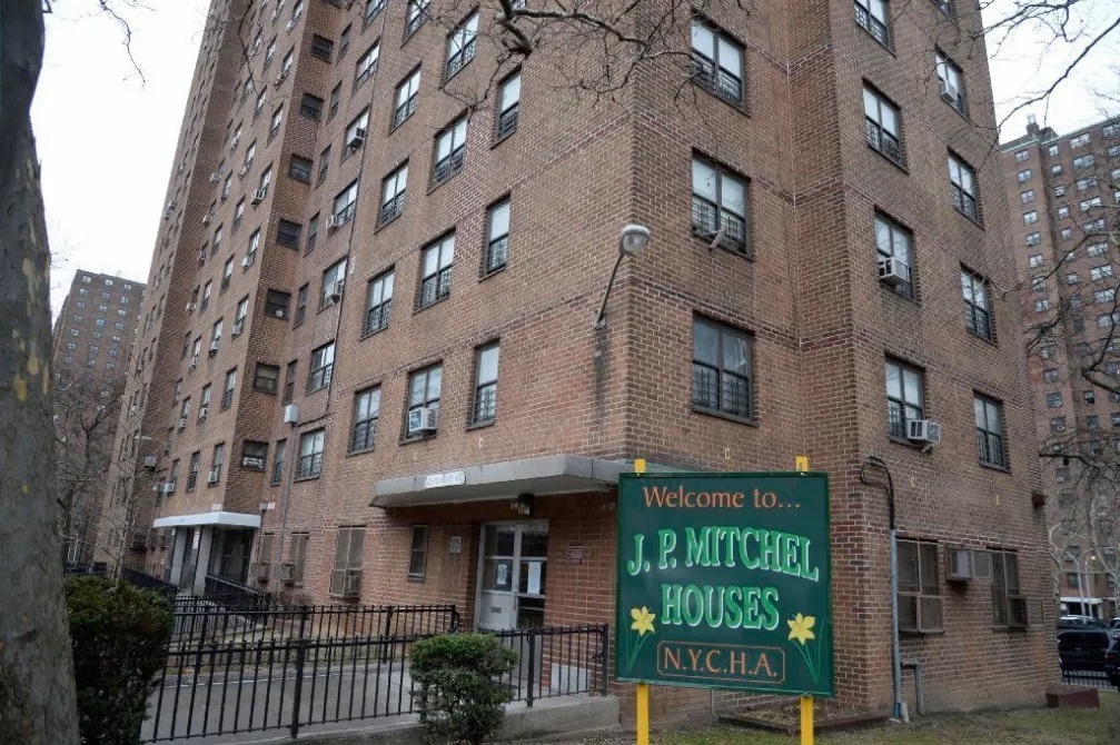 Bronx Woman Calls Out NYCHA Says They Issued Tenants Left Without Gas Or Water $15 Gift-Card For Holiday Meals!